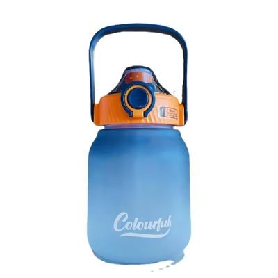 Style de design minimaliste 1100ml 1300ml PC Bouteille de boisson en plastique avec logo personnalisé