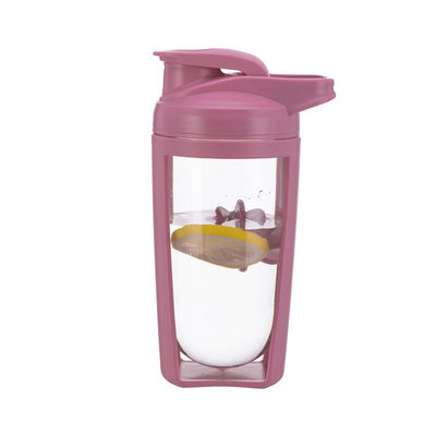 Bouteille de shaker de protéines de gymnase 650ml en plastique transparent durable avec logo personnalisé et boule de remuage