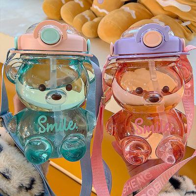 Bouteille à boire à l' ours transparente de couleur personnalisée 1L Bouteille d' eau en plastique avec paille