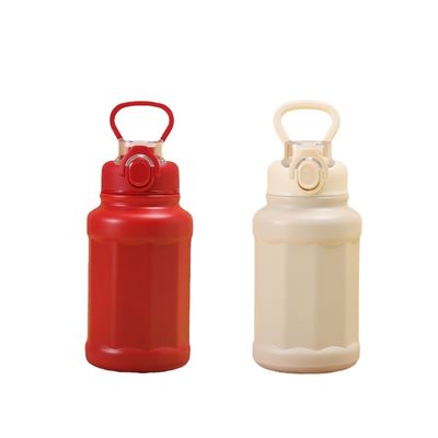 Coupe de thermos sous vide en acier inoxydable de sport en plein air avec 700 ml de grande capacité et paille