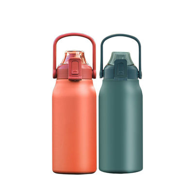 Un verre à vide écologique d'une capacité de 1700 ml, parfait pour les entraînements au gymnase.
