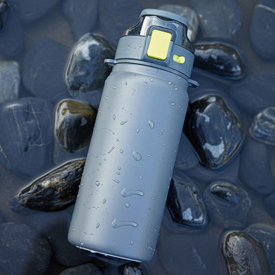 Une bouteille d'eau métallique 2023 Runner Le choix ultime pour tous vos besoins d'hydratation