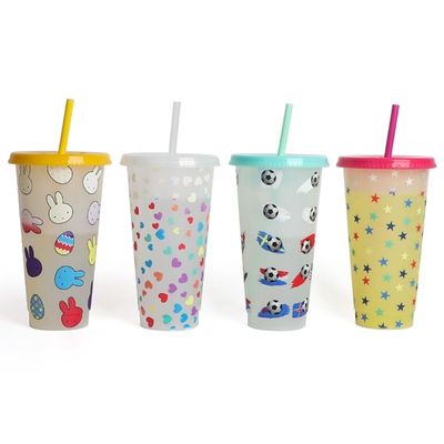 MUGS 24OZ BPA sans boisson gazeuse en plastique avec coupe de changement de couleur couvercles et paille