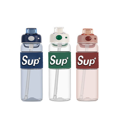 Couche anti-corrosion équipée d'une tasse d'eau de 650 ml 780 ml de grande capacité avec paille et couvercle
