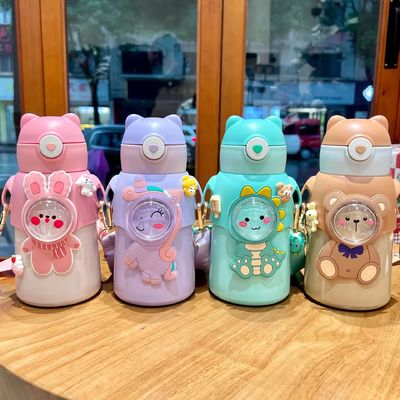 La vie quotidienne à la maison Ours mignons Portable en plastique grande capacité bouilloire à eau avec paille