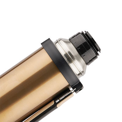 Une tasse à vide isolée Kawaii de 1200 ml, parfaite pour l'eau chaude et le café en déplacement.