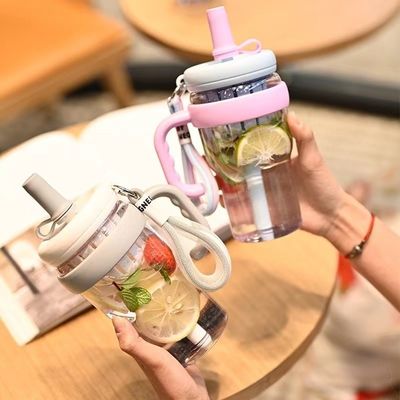 Bouteille en plastique réutilisable avec un matériau sans BPA
