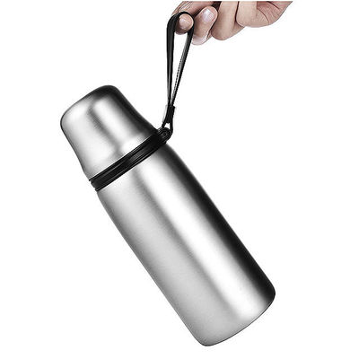 650 ml de capacité Bouteille à vide à double paroi en acier inoxydable