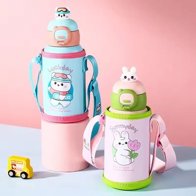 Bouteille d'eau à sangle portable avec couvercle