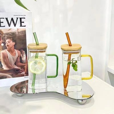 Morden Luxury Forme carrée Enfants verre jus de boisson tasse de lait avec poignée colorée couvercle en bambou paille en verre