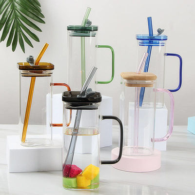 400ml Coupe en verre à poignée de couleur carrée avec couvercle en bambou et paille