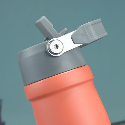 Logo personnalisé Bouteille d'eau chaude en acier inoxydable isolée en 7 couleurs ou conception personnalisée