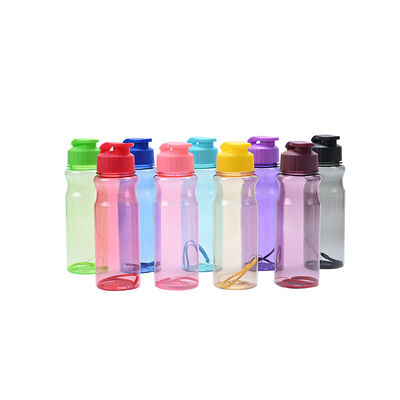 Des bouteilles d'eau en plastique sans BPA pour tous les environnements