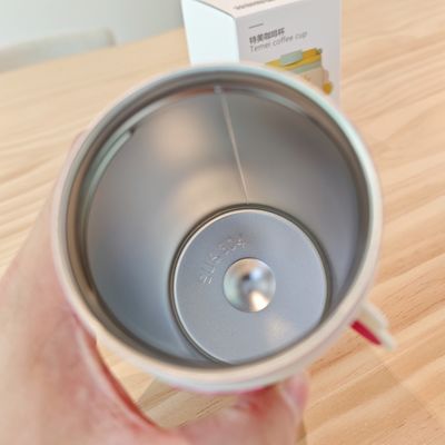 Thermose quotidienne isolée sous vide en acier inoxydable 304 avec corde élévatrice et conception portable