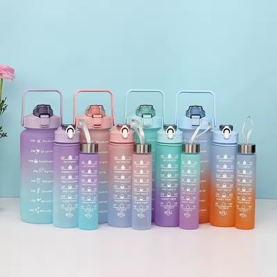 Équipé de revêtement anti-corrosion 3pcs Set de bouteille d'eau en plastique pour le mode de vie actif