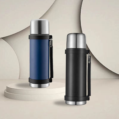 Bouteille d'eau isolée sous vide en acier inoxydable 304 de 1200 ml de capacité pour les activités de plein air