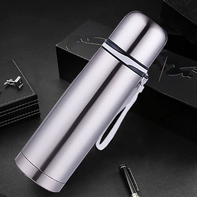 Style de conception classique 500 ml Logo personnalisé UV imprimé Flasque isolée Bouteille d'eau de sport