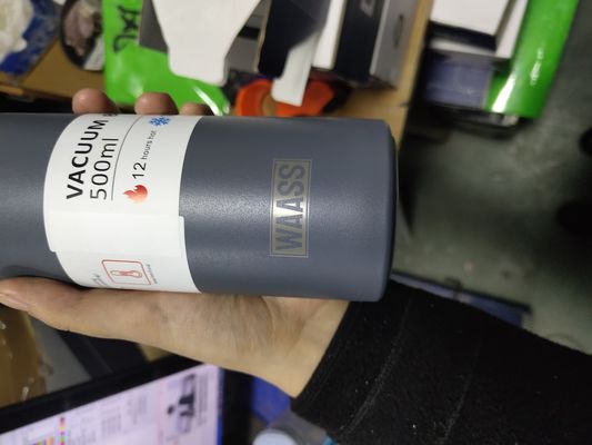 Bouteilles d'eau isolées avec 2 tasses Logo personnalisé Ensemble cadeau tasse de voyage en acier inoxydable
