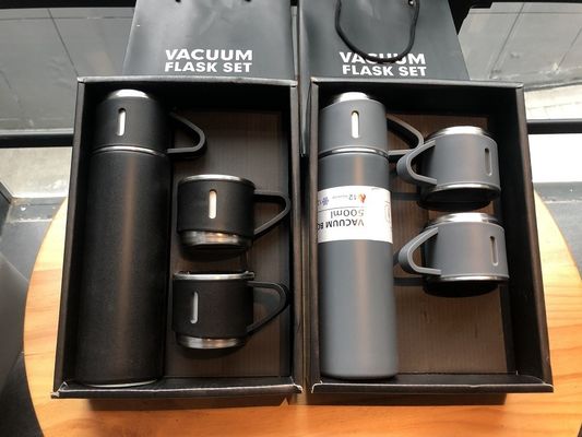 500 ml de bouteille à vide isolée en acier inoxydable avec 3 tasses