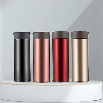 Style de design classique 2023 Bouteille d'eau thermique à vide en acier isolé de luxe pour TOUR