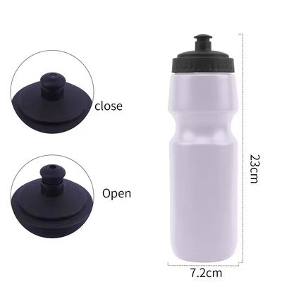 Logo personnalisé Acceptable 700 ml PE Bouteille d'eau de sport en plastique avec couvercle anti-poussière