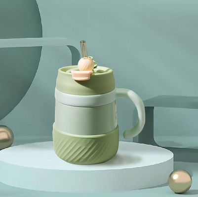 Une tasse en acier inoxydable pastel double paroi élégante et pratique pour les cadeaux pour enfants