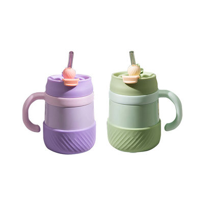 Une tasse en acier inoxydable pastel double paroi élégante et pratique pour les cadeaux pour enfants