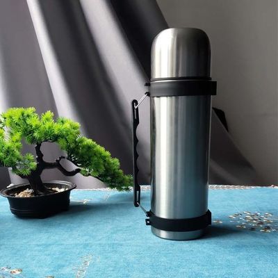 Bouteille d'eau sportive isolée sous vide portable en acier inoxydable écologique toute saison