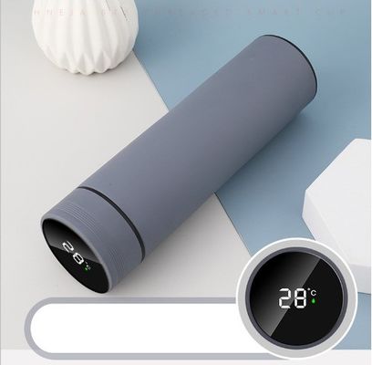 Un thermos personnalisé de 500 ml avec affichage de température numérique intelligent et conception imperméable