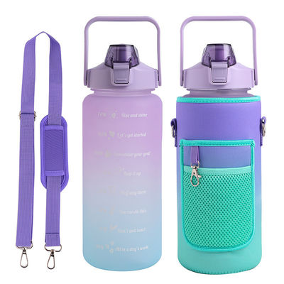 Bouteille d'eau de 2 litres adaptée aux voyages avec un manchon de rangement et un marqueur d'heure