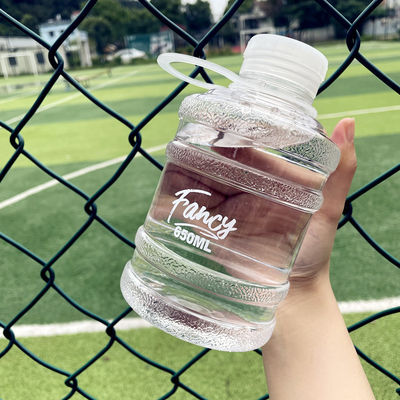 650 ml bouteille d'eau en plastique en mini-bouteille pour bouteilles de sport écologiques