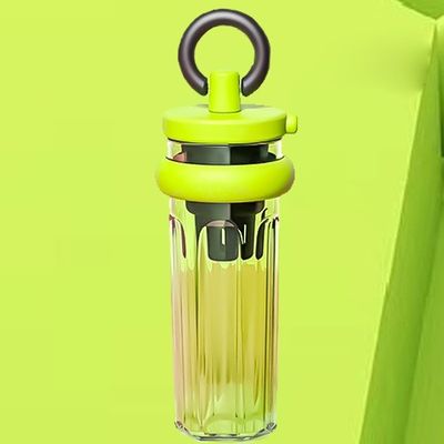 700 ml Bouteille en plastique transparente de grande capacité avec paille pour les voyages
