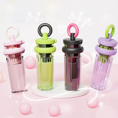 700 ml Bouteille en plastique transparente de grande capacité avec paille pour les voyages