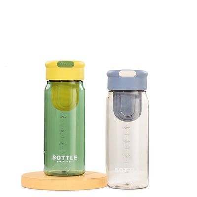 650 ml bouteille d'eau en plastique avec tasse à main pour étudiant avec échelle