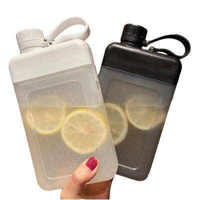 Bouteille d'eau carrée portable de 450 ml pour les voyages en plein air