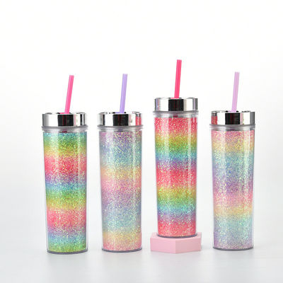Bouteilles en plastique de boissons énergisantes compétitives avec logo et design contemporain