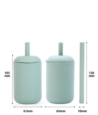 Nouveauté Couleur argileuse Mode pour bébé Appareils à boire en extérieur Bouteille d'eau en silicone avec paille