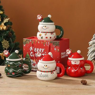 Découvrez la magie de Noël avec notre ensemble de tasses et de cuillères en céramique de 400 ml