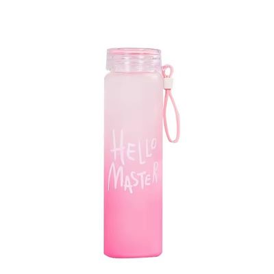 Une bouteille d'eau en verre glacé de 500 ml sans BPA