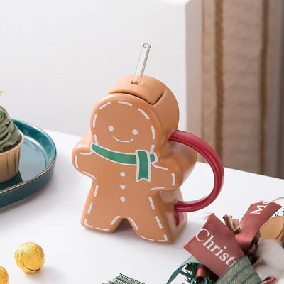 Une tasse en céramique en forme de pain d'épice durable, une tasse de Noël vintage pour la famille et les amis