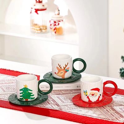 Style de Noël en tasse de thé en céramique en relief avec logo personnalisé du Père Noël et motif d'arbre