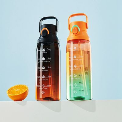 Bouteille d'eau de grande capacité personnalisée de 750 ml de couleur dégradée Portable avec horodatage