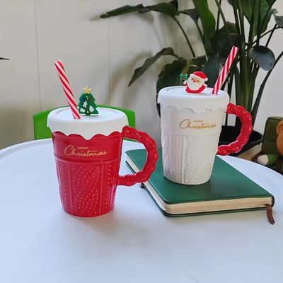 2024 tasse d'eau de Noël en céramique avec couvercle et paille pour le bureau maison tasse à boire design de cadeau pour enfants