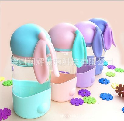 Coupe en verre d'eau avec un design créatif de lapin de dessin animé et un design scellé portable imperméable