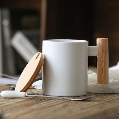 11 oz tasse de voyage en céramique pour transfert de chaleur pour bureau à couleur isolée