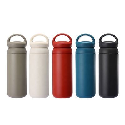 Bouteilles d'eau isolées en acier 500 ml Bouteille sous vide Bouteille de voyage pour les sports Bouteille d'eau