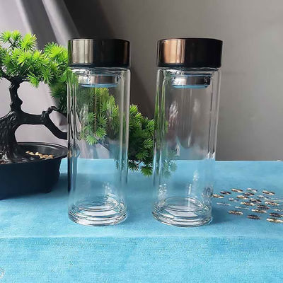 Bouteille en verre écologique avec couvercle