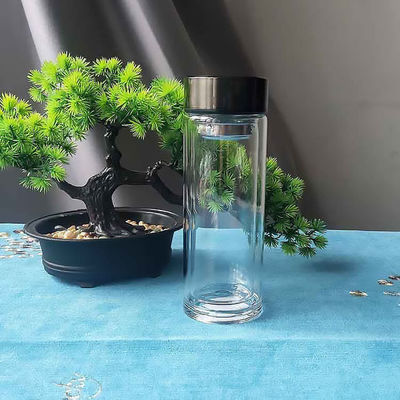 Bouteille en verre écologique avec couvercle