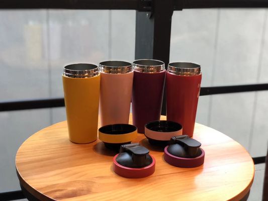 Garder la boisson chaude froide 6-12 heures 700 ml Grande capacité Logo personnalisé Bouteille de shaker de fitness