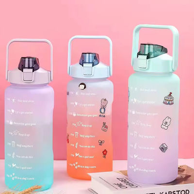 Bouteille de shaker en plastique portable imperméable à 2L pour couleur personnalisée et sport en plein air